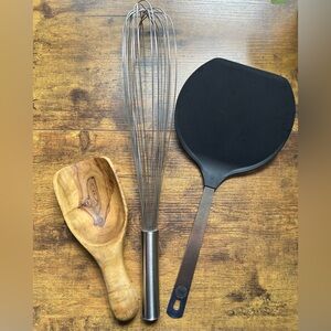Kitchen Essentials 4 ♥️ 3 Oversized Utensils plus 1 Lid Holder and Rest Spoon